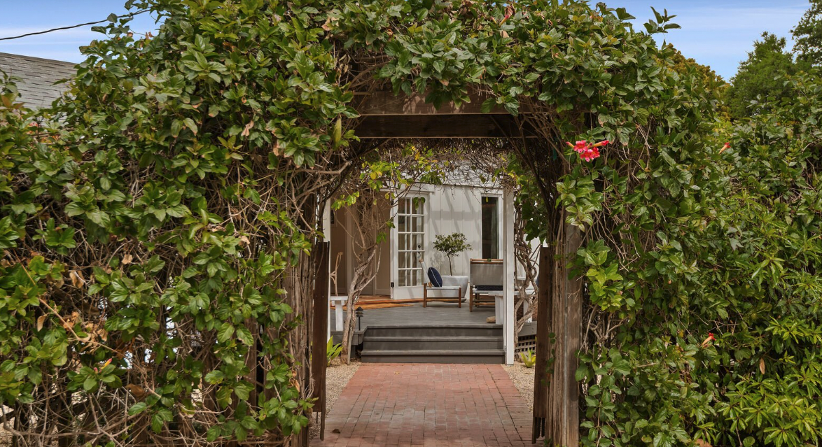 Jameson House - Image 24